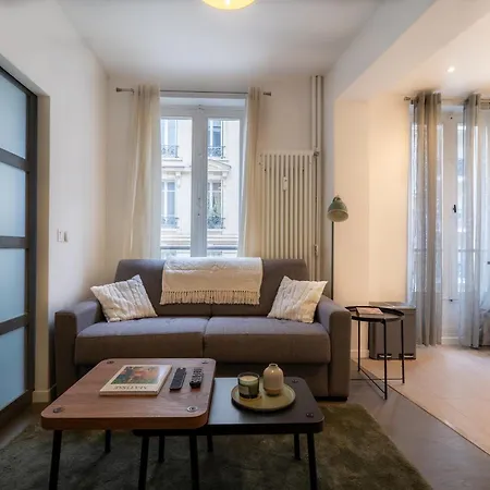 Stylish One Bedroom In 17th Appartamento *