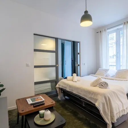 Stylish One Bedroom In 17th Appartamento *